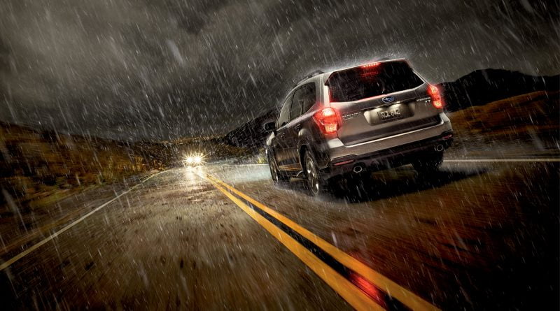 5 Tips Merawat Mobil Saat Musim Hujan - Oli Mobil